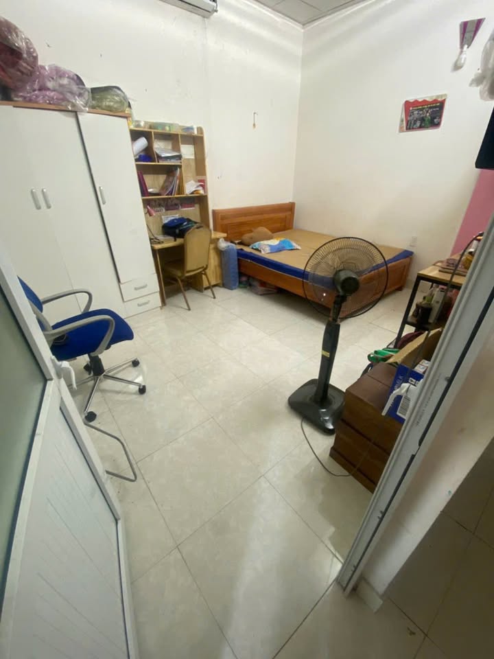 Đất 2 mặt thoáng Phố Đoàn Kết 76m² giá 2 tỷ - Nhà 2 ngủ còn mới!