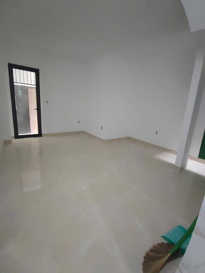 Cho thuê mặt bằng kinh doanh Thích Quảng Đức Nha Trang 285m² - Nhà mới có thang máy!