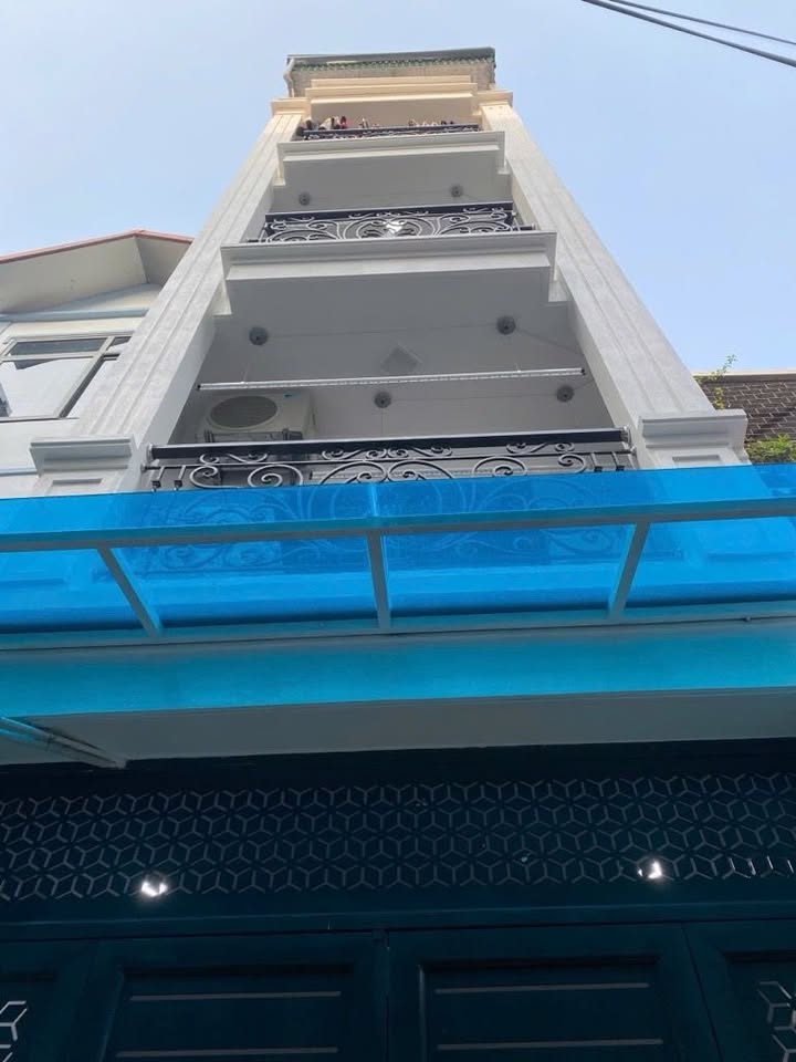 Nhà phố Hoàng Công Chất 79m² giá thỏa thuận - Thiết kế hiện đại, chính chủ!