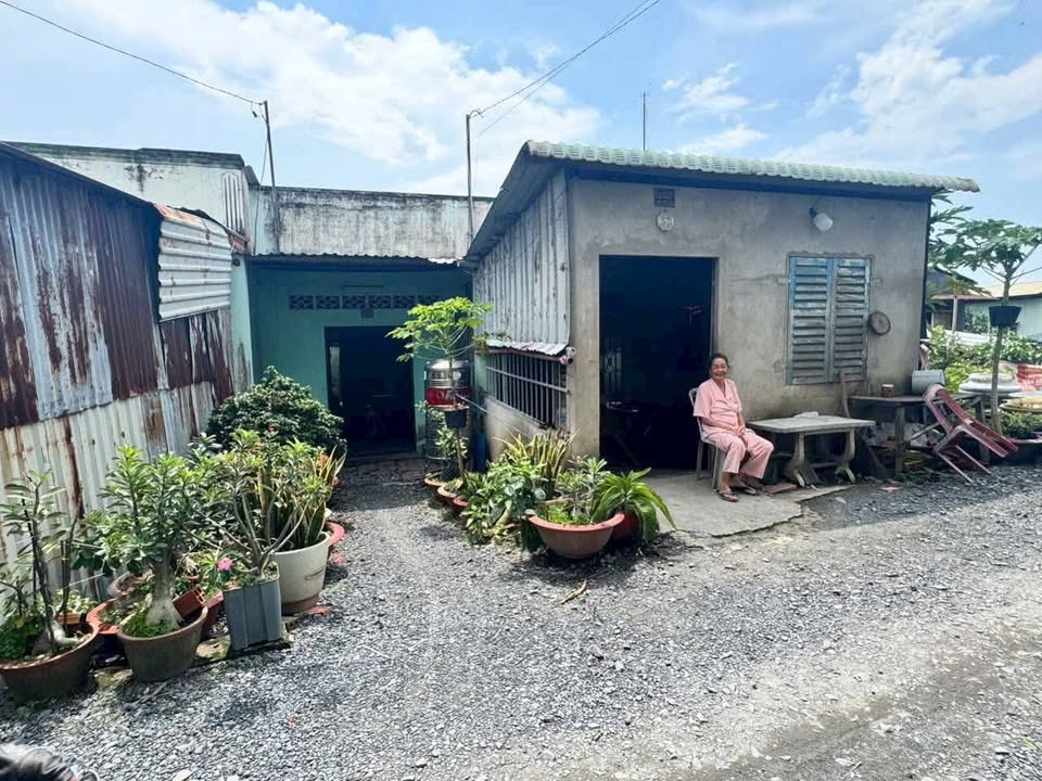 Nhà cấp 4 mặt tiền đường Vườn Thơm, Bình Chánh 138m² giá 1.9 tỷ - Bán gấp chính chủ!