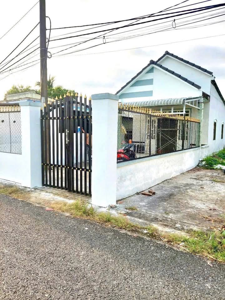 Nhà bán tại đường Nguyễn Viết Xuân, Bình Thủy, Cần Thơ 131,6m² - Giá chỉ 1,5 tỷ!