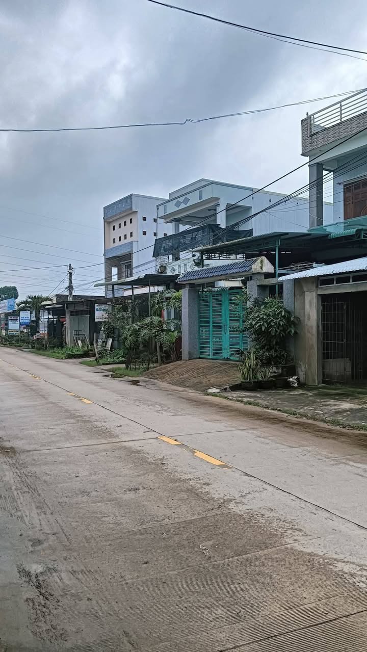 Nhà Mặt tiền Đức Nhuận 210m² giá thỏa thuận - Phù hợp cho kinh doanh, sản xuất!