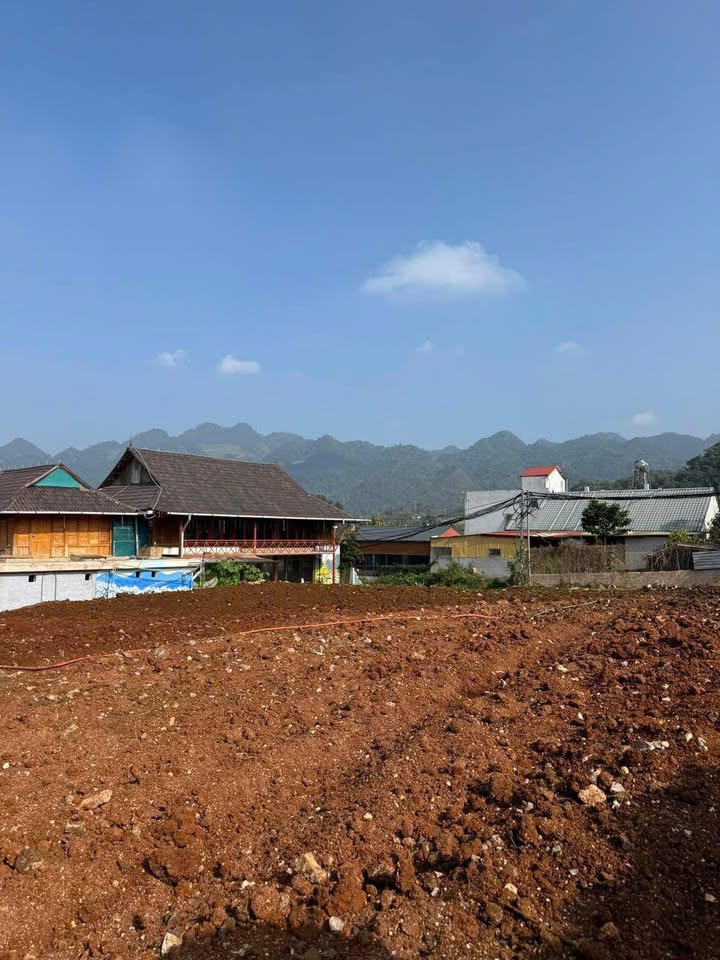 Đất thổ cư Bản Búa, Đông Sang, Mộc Châu 210m² giá 2.25 tỷ - Vị trí đẹp gần trường học!