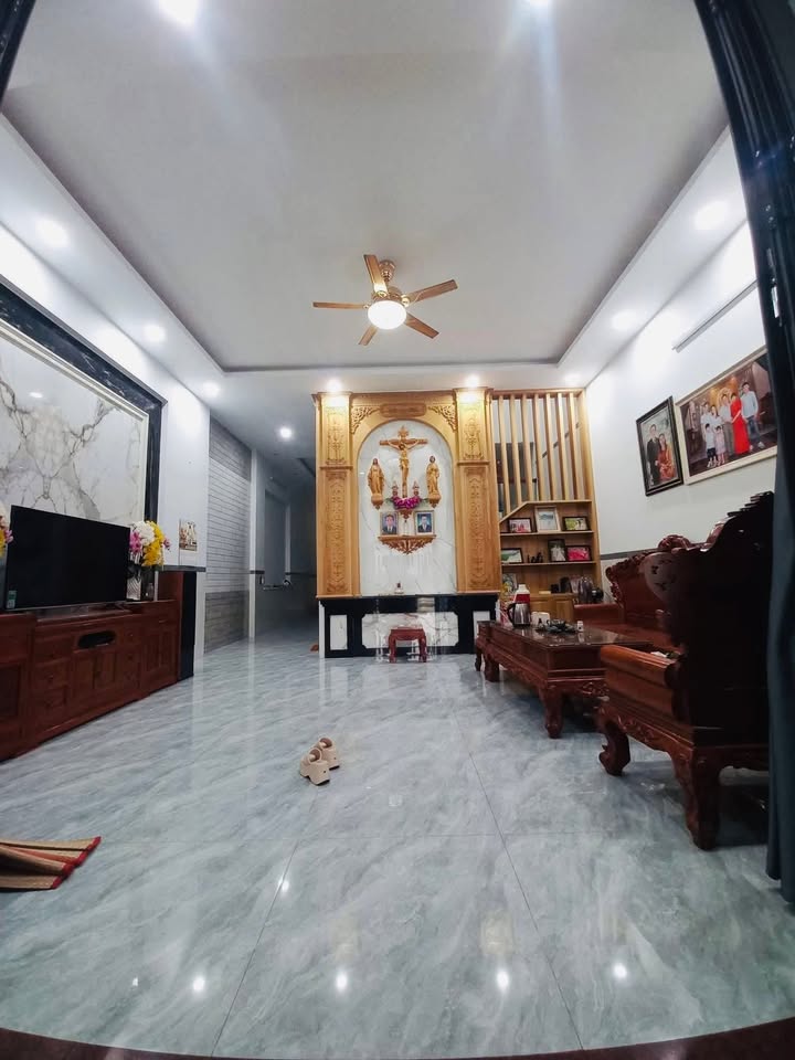 Nhà lầu Phú Sơn, Trảng Bom 150m² giá 3.3 tỷ - Sổ riêng, kinh doanh thuận lợi!