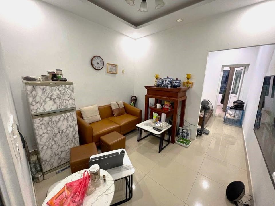 Bán gấp căn hộ tập thể Thành Công, Huỳnh Thúc Kháng 50m² giá 3.5 tỷ - Ô tô đỗ cửa, ở ngay!