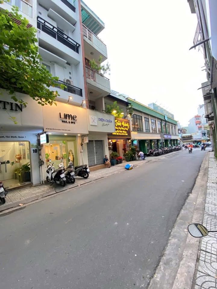 Nhà mặt phố Tân Định, Quận 1 - Diện tích 24m² - Thiết kế hiện đại, sẵn sàng vào ở!