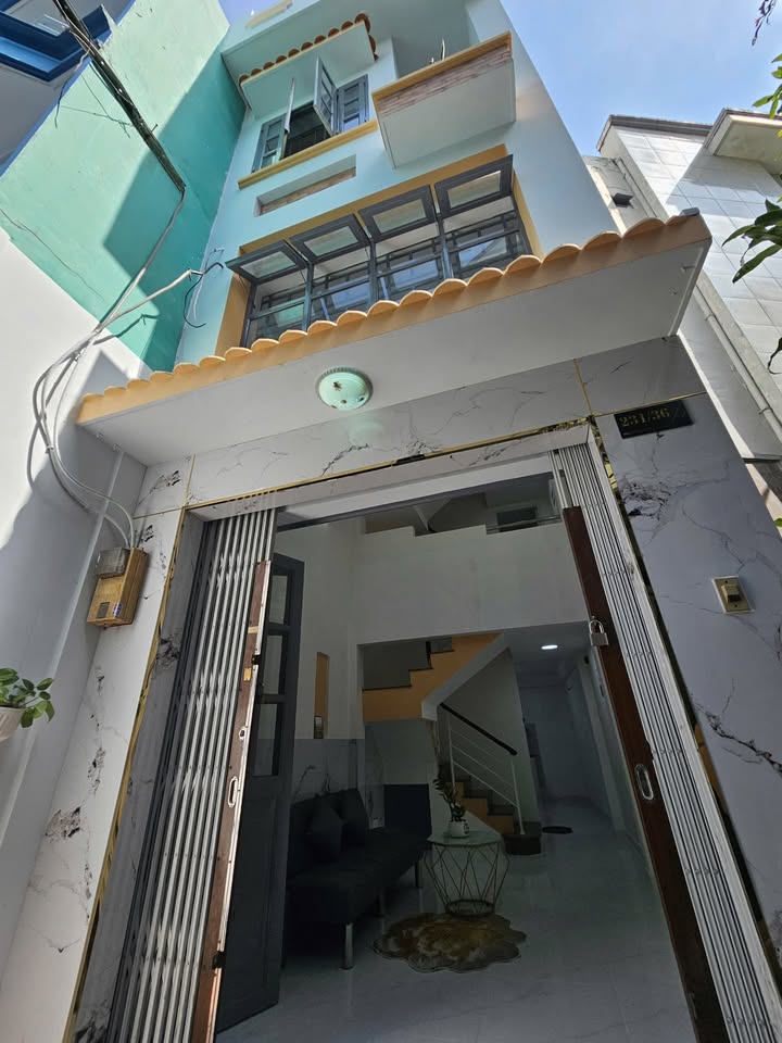 Nhà hẻm Nguyễn Duy Dương, Quận 10, diện tích 30m² giá 6.7 tỷ - Đẹp vào ở ngay!