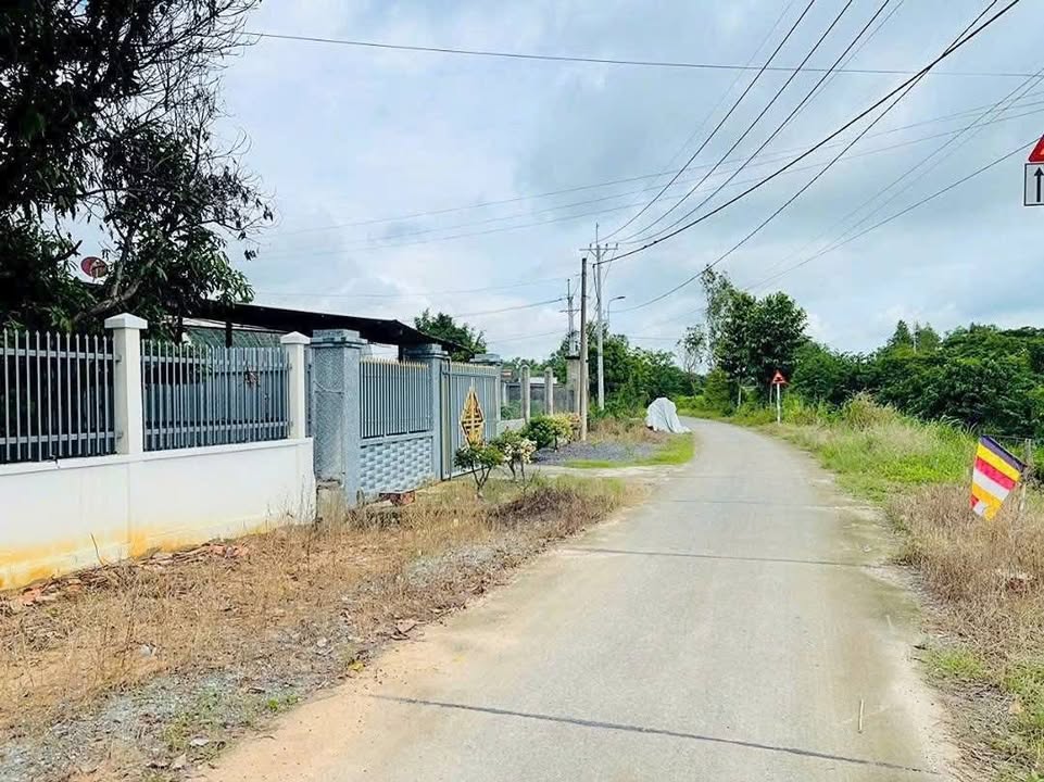 Nhà vườn Phước Thạnh 400m² giá 3.3 tỷ - Dọn vào ở ngay!