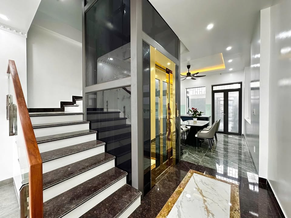 Nhà 4 tầng TĐC Vinhomes Riverside 60m² giá 7.2 tỷ - Thang máy tiện lợi