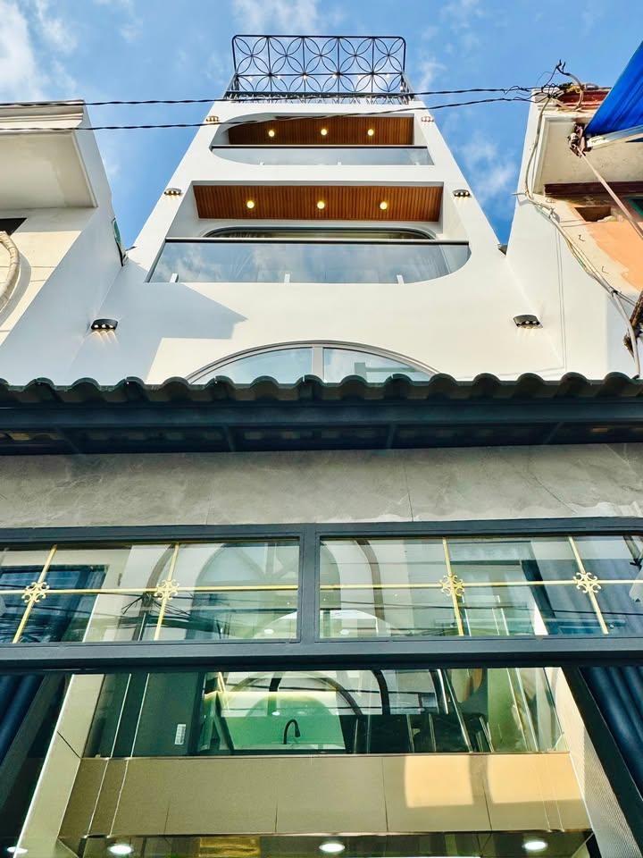 Nhà đẹp xây mới hẻm xe hơi Gò Vấp 22.4m² giá chỉ 4.97 tỷ - Sẵn sàng vào ở!