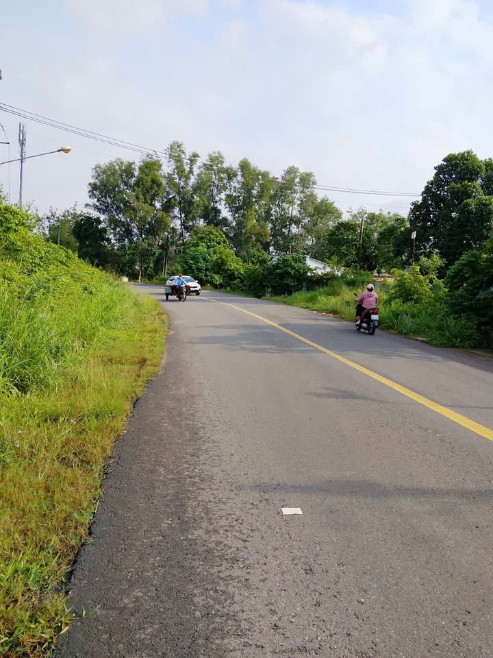 Đất kho xưởng mặt tiền ĐT748, An Điền, 10.899m² giá 26 tỷ - Cơ hội đầu tư tuyệt vời!