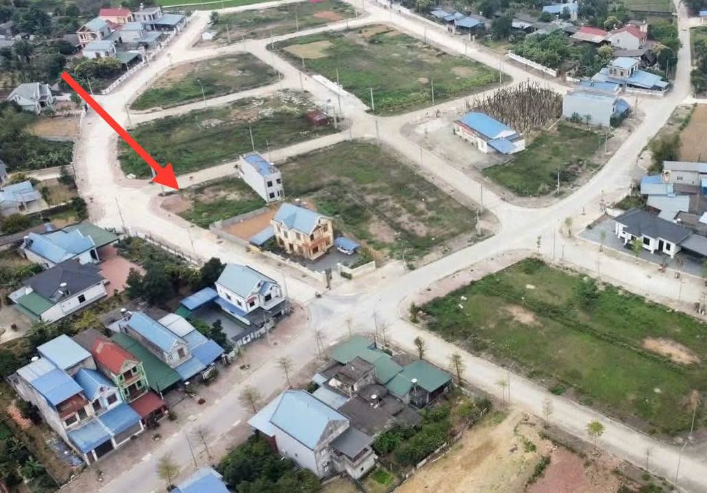 Đất nền góc 3 mặt tiền KDC Lê Hồng Phong, Sông Công 138m² - Hạ tầng hoàn thiện, dân cư đông đúc!