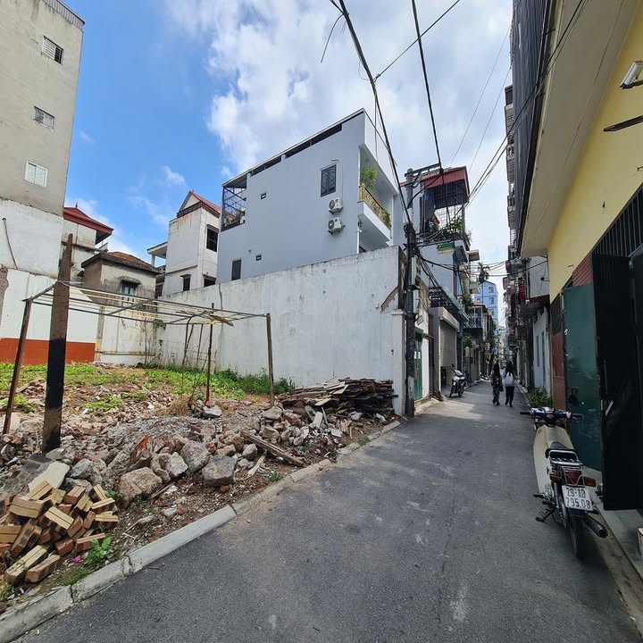 Đất Kiêu Kỵ, Gia Lâm 55m² giá 5 tỷ - Sổ đỏ chính chủ, cơ hội đầu tư vàng!