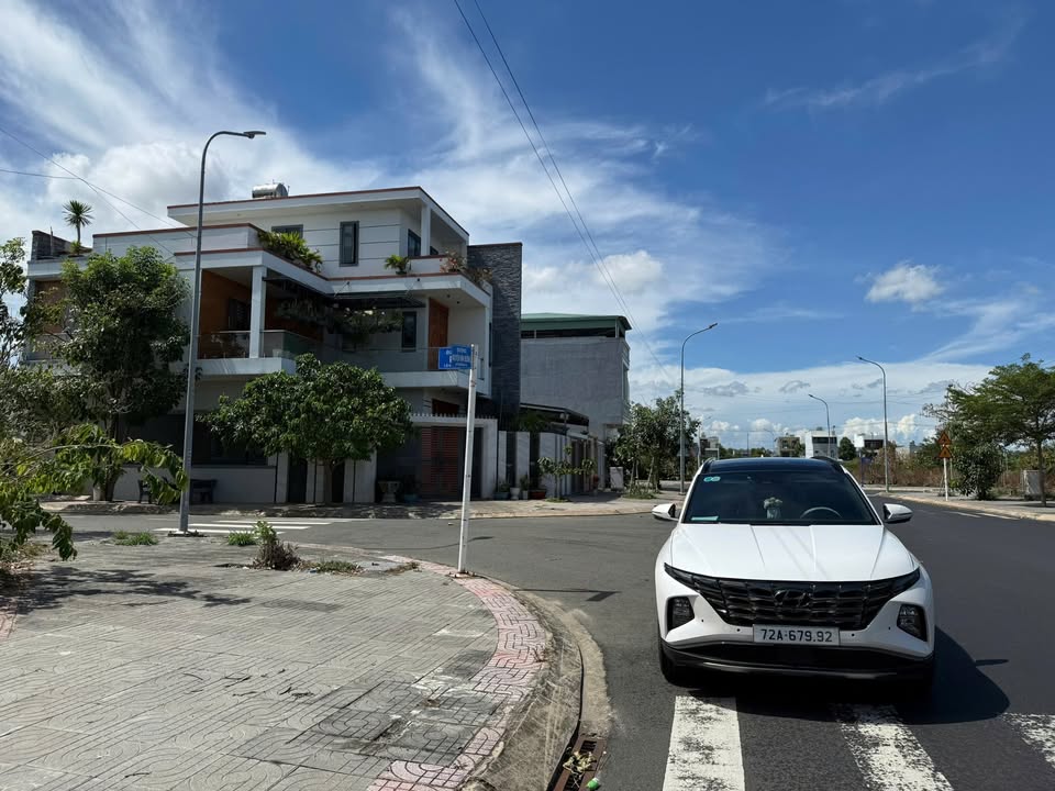 Đất góc 2 mặt tiền Hoàng Xuân Nhị 155m² giá 3.8 tỷ - Cơ hội đầu tư tuyệt vời!