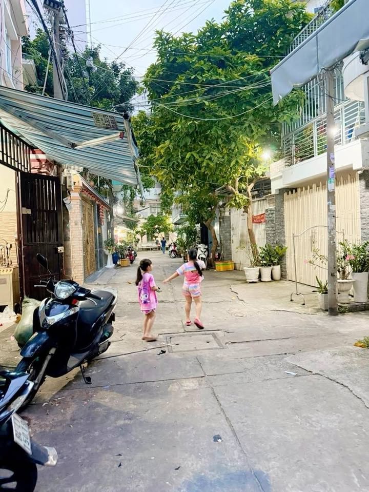 Nhà phố 3 tầng Thoại Ngọc Hầu, Tân Phú 84m² giá 7 tỷ - Pháp lý sạch, vào ở ngay!