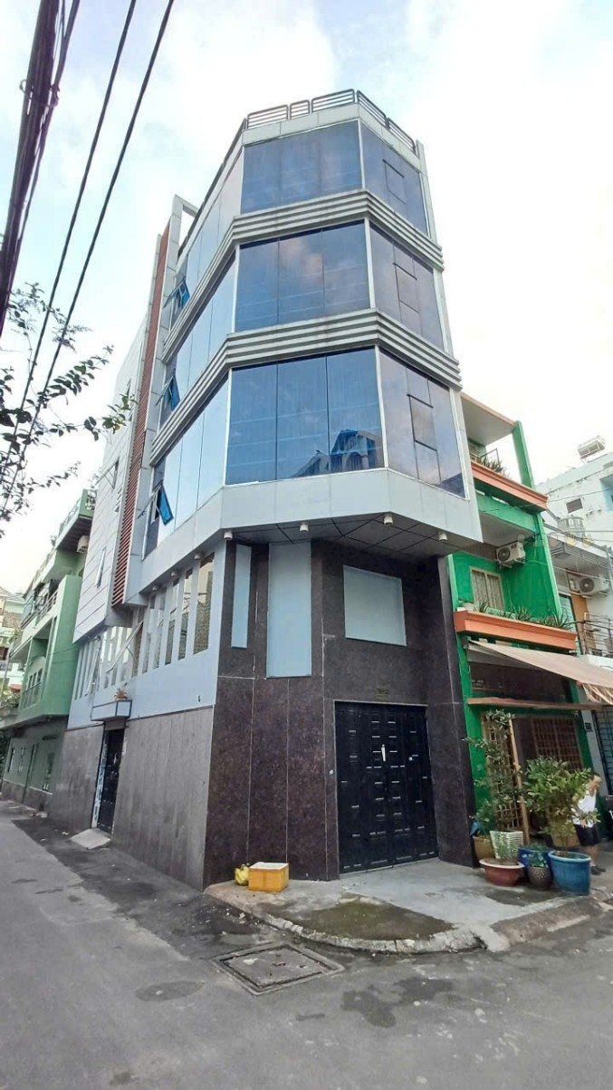 Nhà góc 2 mặt tiền Lạc Long Quân Tân Bình 76.5m² giá 10.6 tỷ - Phù hợp kinh doanh và ở ngay!