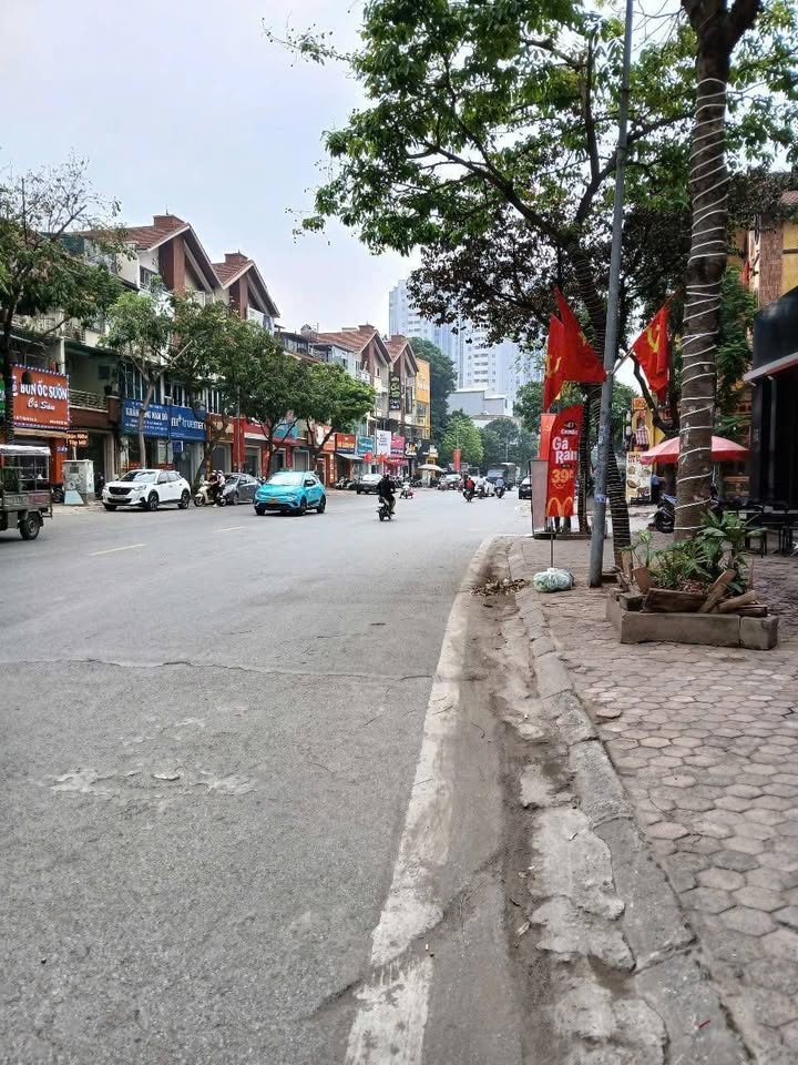 Cho thuê tòa nhà 170m² x 9 tầng tại Mỗ Lao, Hà Đông - Thích hợp làm quán karaoke, phòng khám