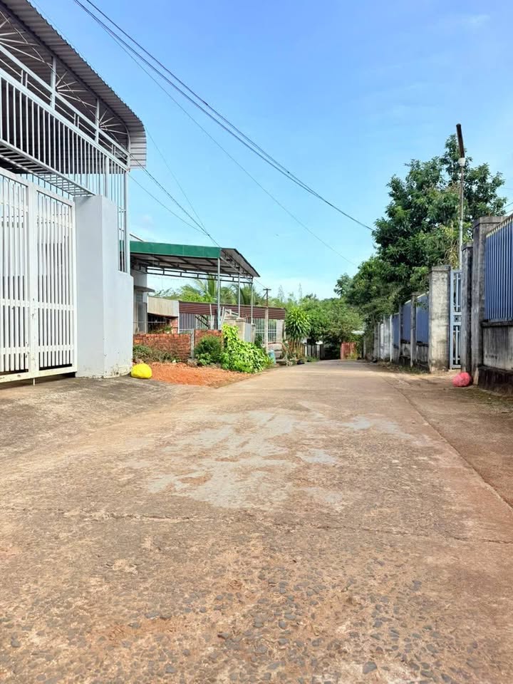 Bán đất Trần Nhân Tông, Buôn Ma Thuột 174m² giá 1.29 tỷ - Đường thông ô tô, gần chợ và trường học!