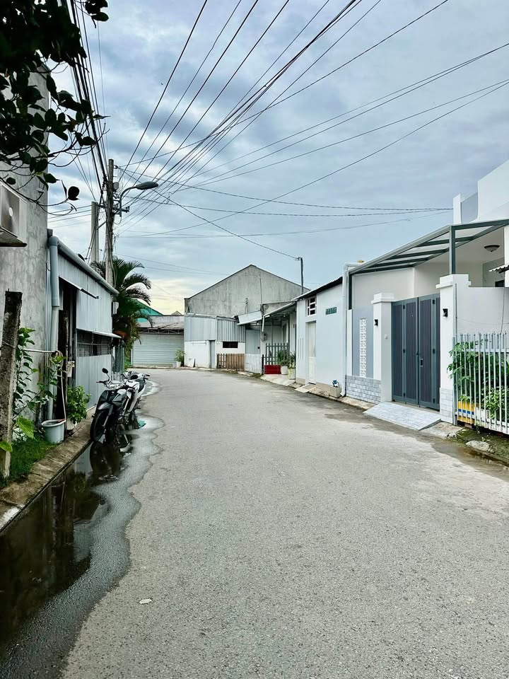 Đất & Nhà góc 2 mặt tiền nhựa Phường 5 Vĩnh Long 300m² giá 2.8 tỷ - Cơ hội đầu tư tuyệt vời!