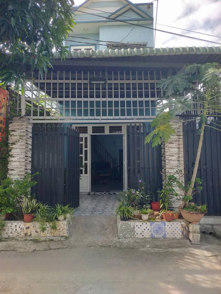 Nhà phố Mỹ Hạnh Nam, Đức Hòa 120m² giá 2.1 tỷ - Sổ hồng riêng, ô tô vào tận nhà!