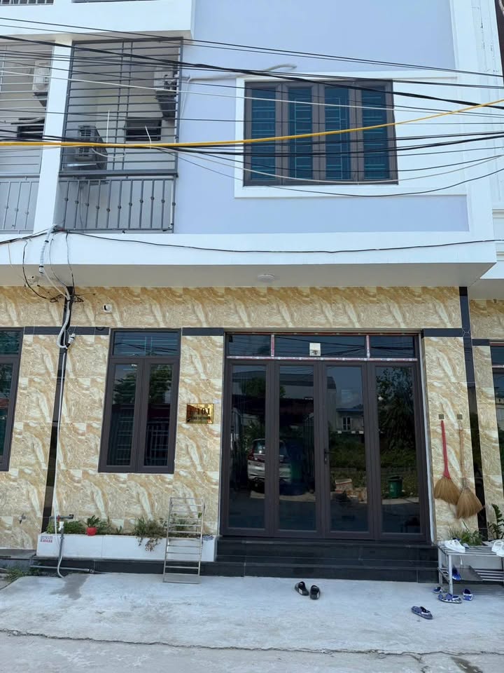 Nhà 3 tầng độc lập tại Phù Liễn, Kiến An 45m² giá 2.1 tỷ - Ô tô đỗ cửa, gần trường học!