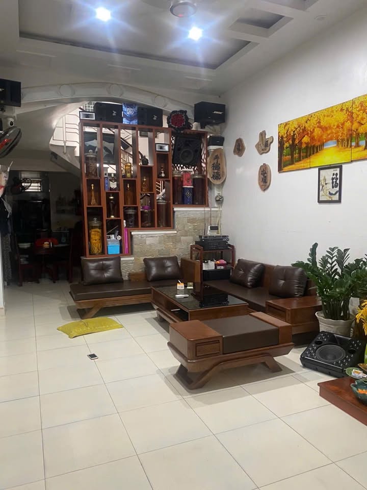 Nhà 2,5 tầng Kiến An Hải Phòng 60m² giá 1.85 tỷ - Nhà xây chắc chắn, gần cầu Niệm!