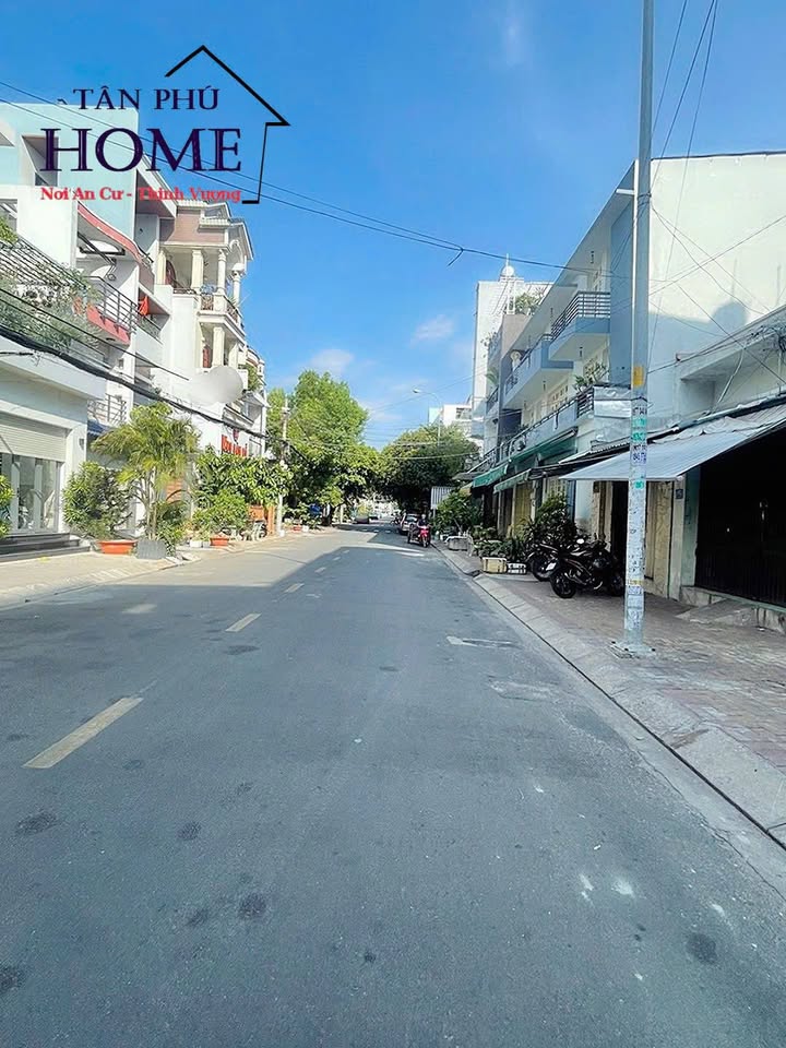 Nhà Mặt Tiền Nguyễn Sơn, Tân Phú 72m² giá 18 triệu - Hoạt động kinh doanh sầm uất!