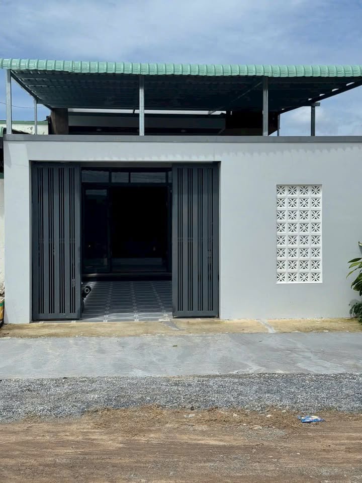 Nhà phố Trường Tây, Hòa Thành 171m² giá 1.55 tỷ - Đầu tư sinh lời ngay!