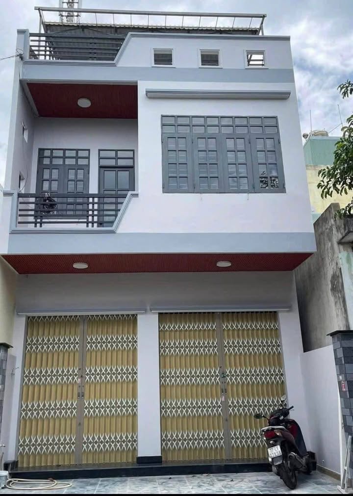 Bán nhà mặt tiền đường Hoàng Văn Thụ, Quy Nhơn 72m² giá 5.5 tỷ - Cơ hội đầu tư lý tưởng!