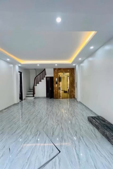 FrontHouse Ba Đình 40m² giá 17 tỷ - Vị trí vàng kinh doanh sầm uất!