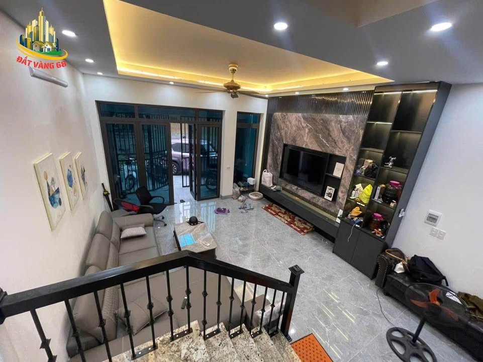 Nhà 3 tầng đường Nguyễn Công Trứ 80m² giá chỉ 4 tỷ - Thiết kế hiện đại, vào ở ngay!