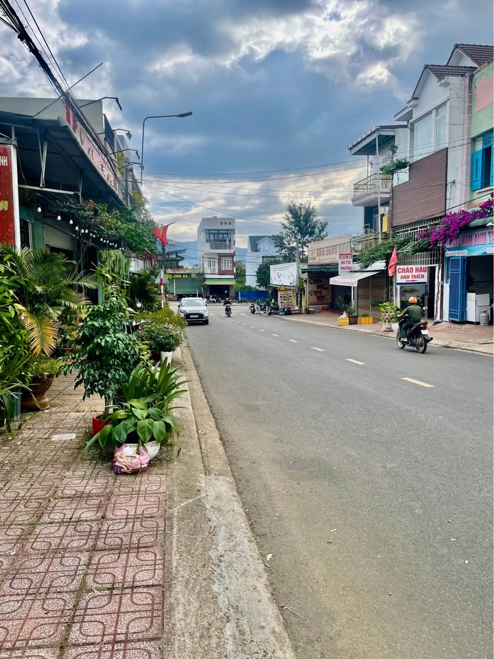 Nhà mặt tiền Lương Thế Vinh, Bảo Lộc 100m² - Cho thuê giá chỉ 6 triệu!