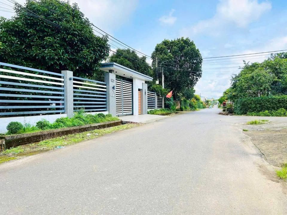 Bán nhà mặt tiền hẻm 196 Lê Phụng Hiểu, Bảo Lộc - Diện tích 282.4m² giá 3 tỷ, thương lượng nhẹ!