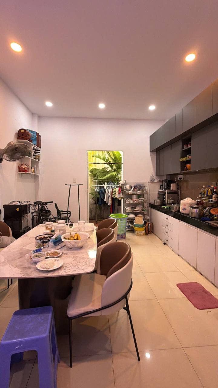 Nhà 2 tầng Gò Cát, Phú Hữu, Thủ Đức 80m² giá 6 tỷ - Tiện ích bủa vây!