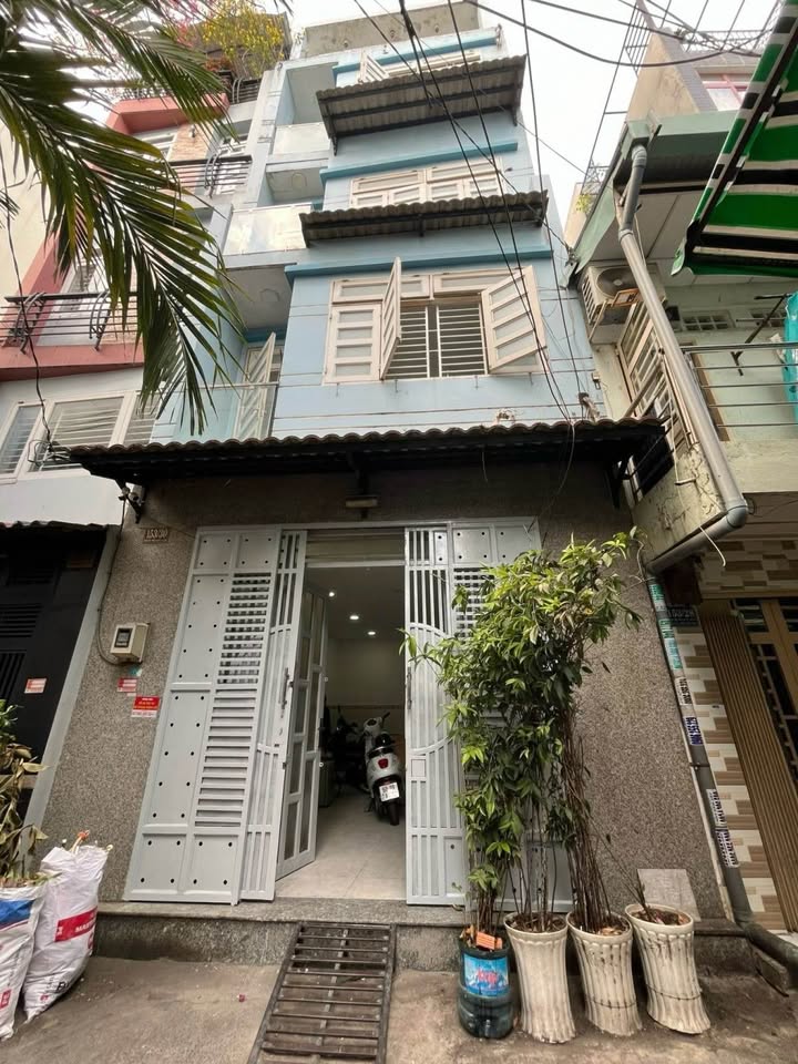 Nhà phố quận 10 hẻm xe hơi 46m² giá 8.9 tỷ - Đầu tư sinh lời nhanh chóng!