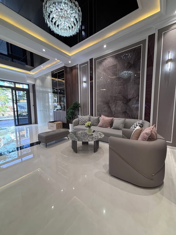 Townhouse đường Nguyễn Lương Bằng, Quận 7, 90m² giá 18.6 tỷ - Đẳng cấp với thang máy!