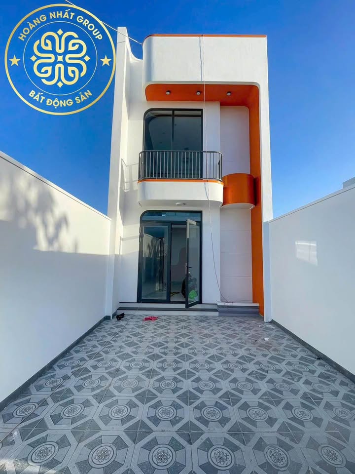 Nhà đẹp 1 trệt 1 lững KDC Sao Mai, Cà Mau 94.5m² giá chỉ 2 tỷ - Tặng 3 máy lạnh!