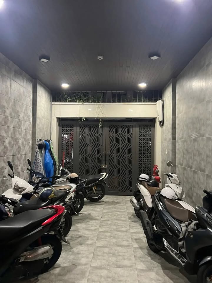 Bán tòa Apartment 7 tầng mặt tiền Nguyễn Thị, Hải Châu, Đà Nẵng - Dòng tiền 50 triệu/tháng!