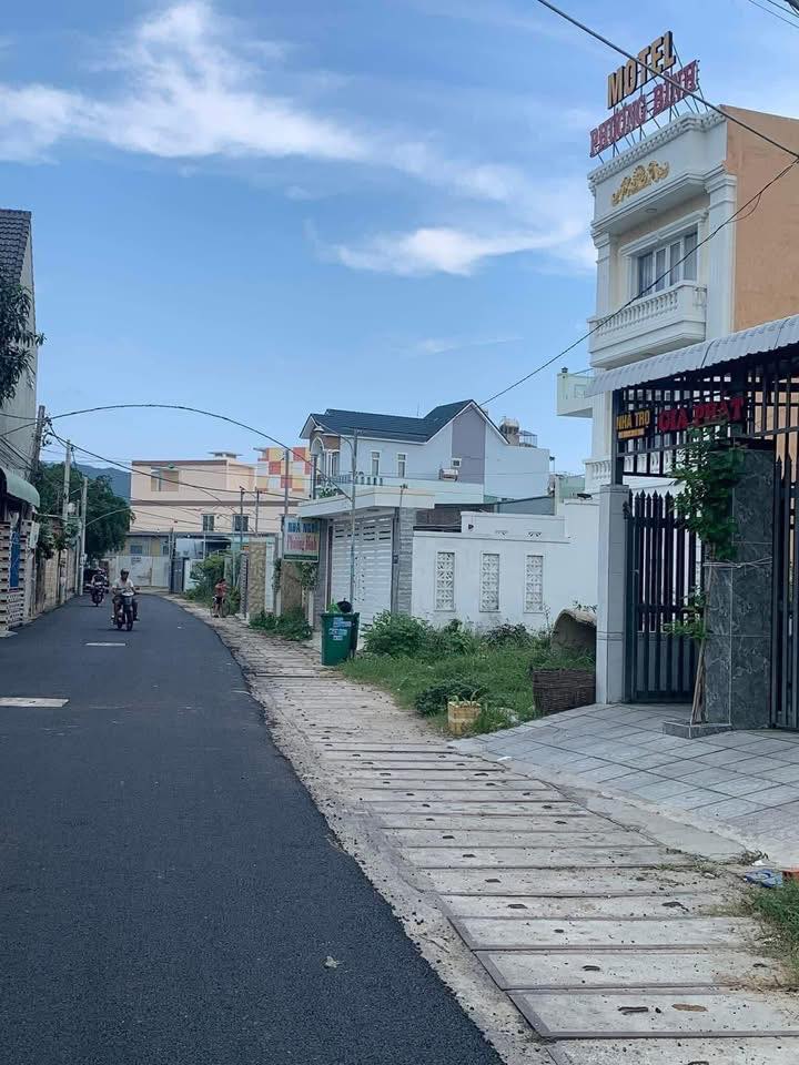 Đất mặt tiền Nguyễn Tất Thành Long Hải 605m² giá 7.2 tỷ - Gần biển, thuận tiện kinh doanh!