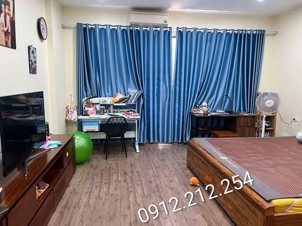 Nhà góc Hồ Tùng Mậu 38m² giá 9 tỷ - Tiện ích đỉnh cao, ô tô qua nhà!