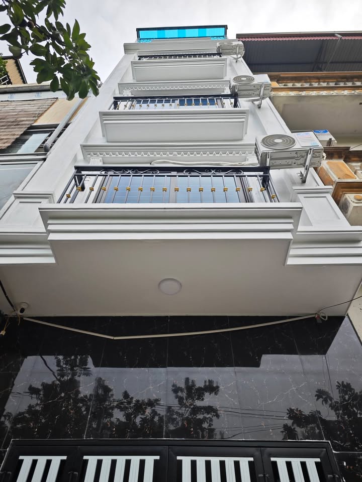 Nhà 5 tầng Phương Canh, 43m² giá 8.1 tỷ - Ô tô đỗ cửa, chính chủ bán gấp!