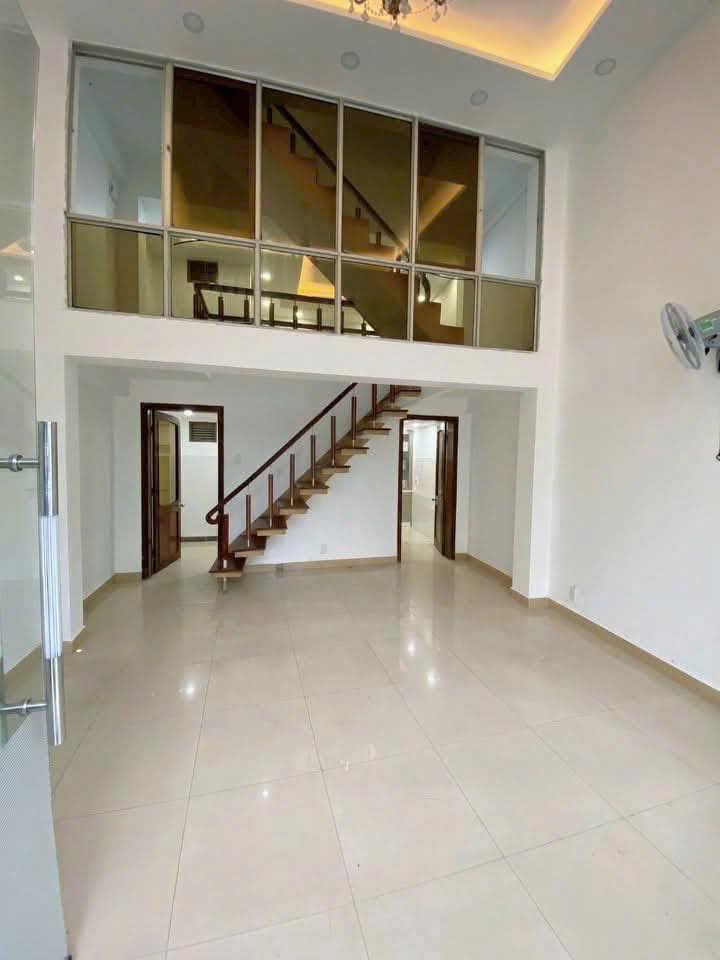 Nhà nguyên căn mặt tiền đường Lê Thánh Tôn, Hải Châu, Đà Nẵng 50m² giá 13 triệu - Thích hợp kinh doanh!