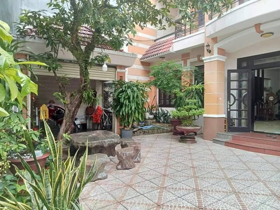 Biệt thự 3 tầng đường Điện Biên Phủ, Đà Nẵng 201m² giá 9 tỷ - Sẵn sàng vào ở ngay!