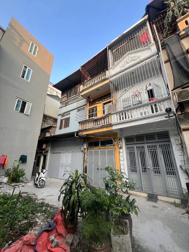 Nhà 3 tầng Phường Phương Liệt 25m² giá 2.73 tỷ - Gần ĐH Bách Khoa và các bệnh viện lớn!