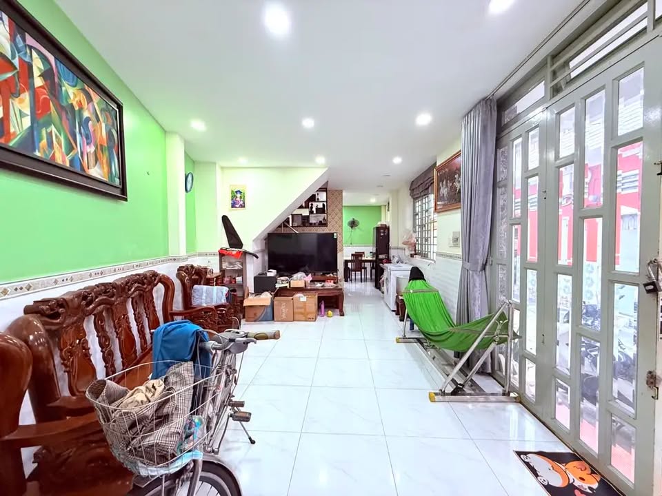 Nhà 2 tầng Đông Hưng Thuận 108m² giá 4 tỷ - Hẻm rộng 4m, sân thượng thoáng mát!