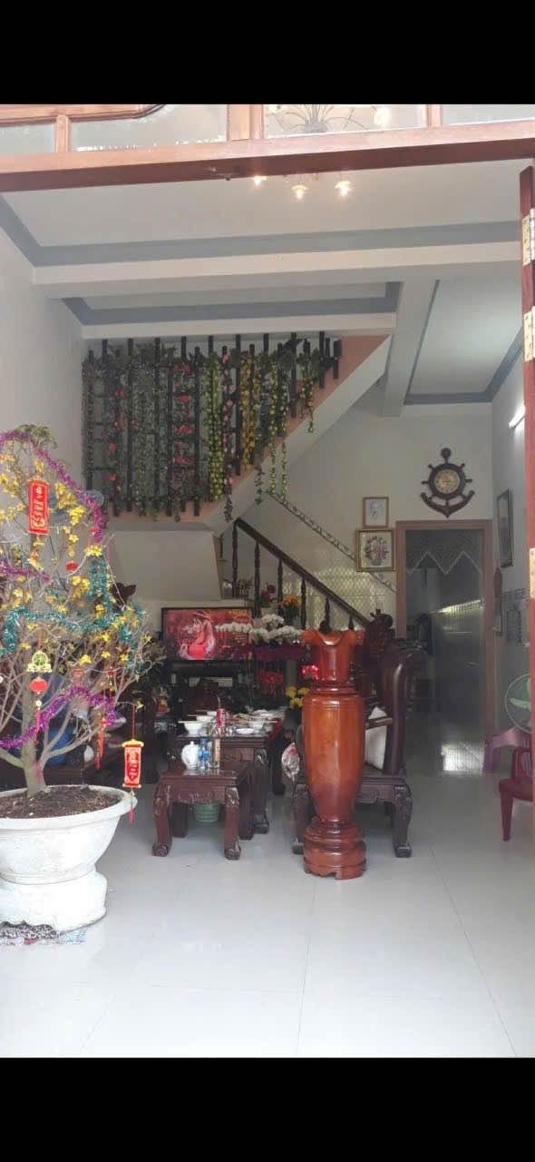 Nhà 2 tầng phường 5 Tân An 116m² giá 2.2 tỷ - Ô tô đậu trong sân!