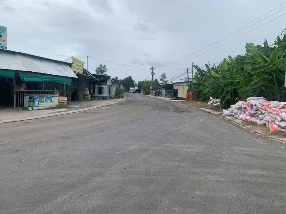 Đất nền Phước Trung, Gò Công Đông 217.5m² giá 950 triệu - Khu vực kinh doanh sầm uất!