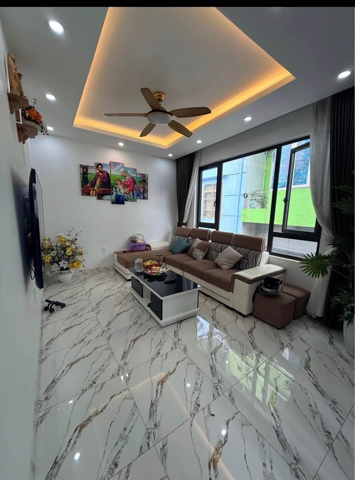 Nhà 3 tầng Cao Thắng 50m² giá 3.35 tỷ - Sẵn sàng vào ở ngay!