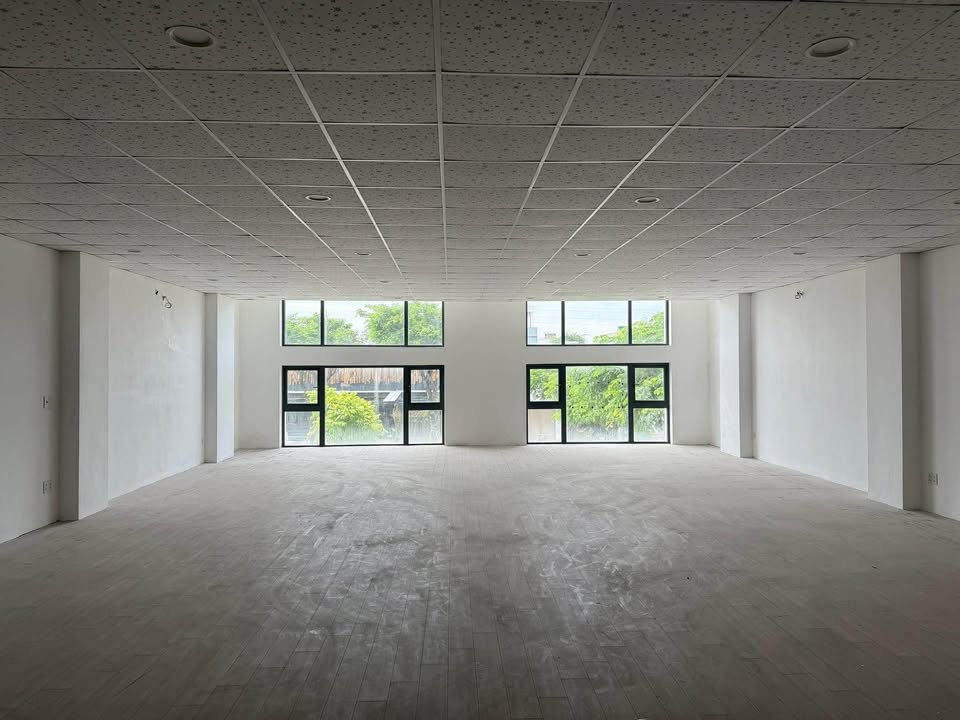 Cho thuê tòa nhà 3 tầng đường Bùi Trang Chước, 200m² - Thích hợp làm văn phòng, showroom!