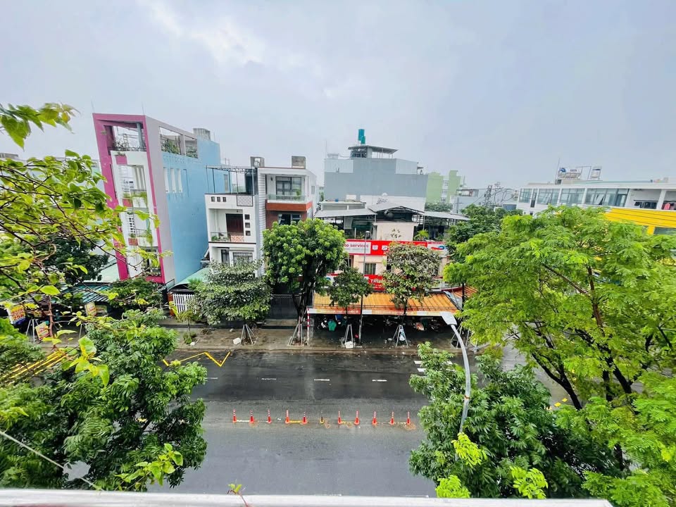 Nhà 4 tầng cho thuê mặt tiền Lý Thái Tông 97m² - Gần biển, tiện ích đầy đủ!